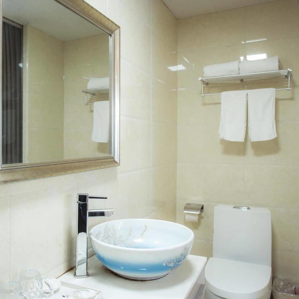 Milan Fashion Hotel Töcsing Kültér fotó