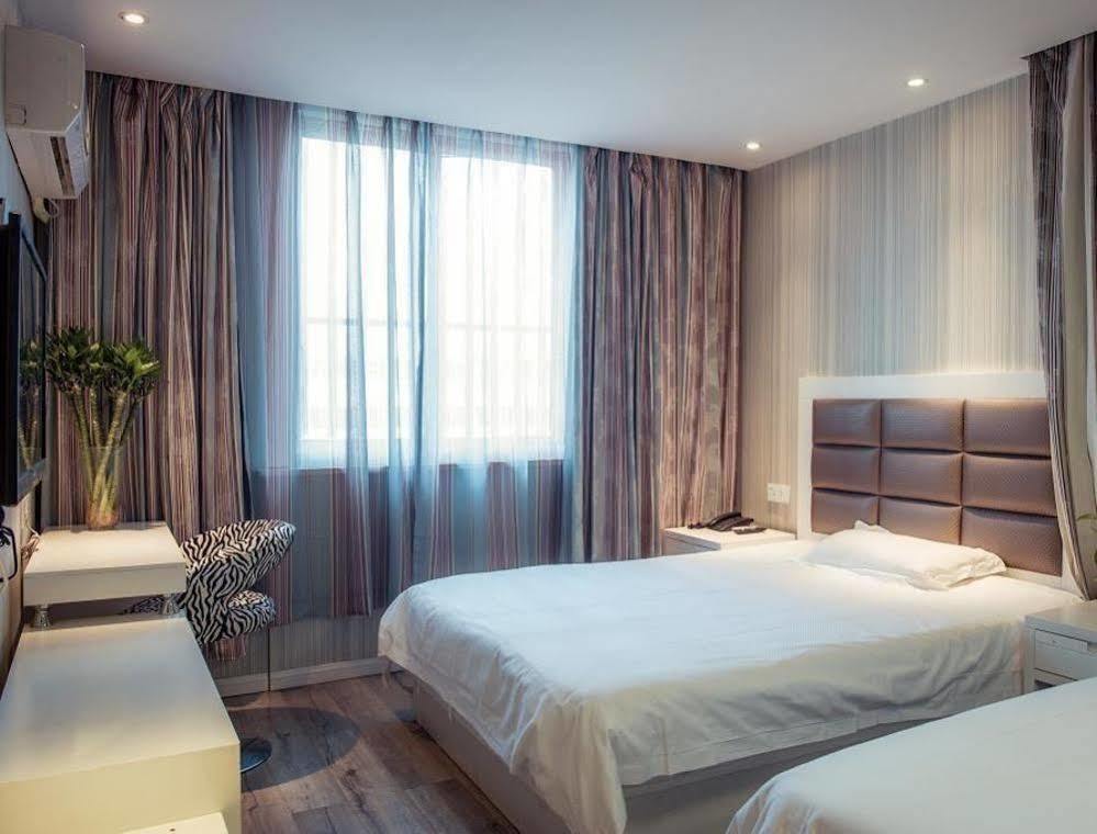 Milan Fashion Hotel Töcsing Kültér fotó
