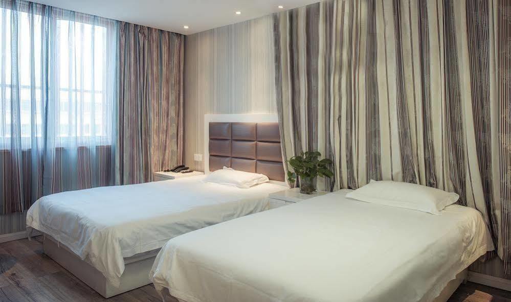 Milan Fashion Hotel Töcsing Kültér fotó